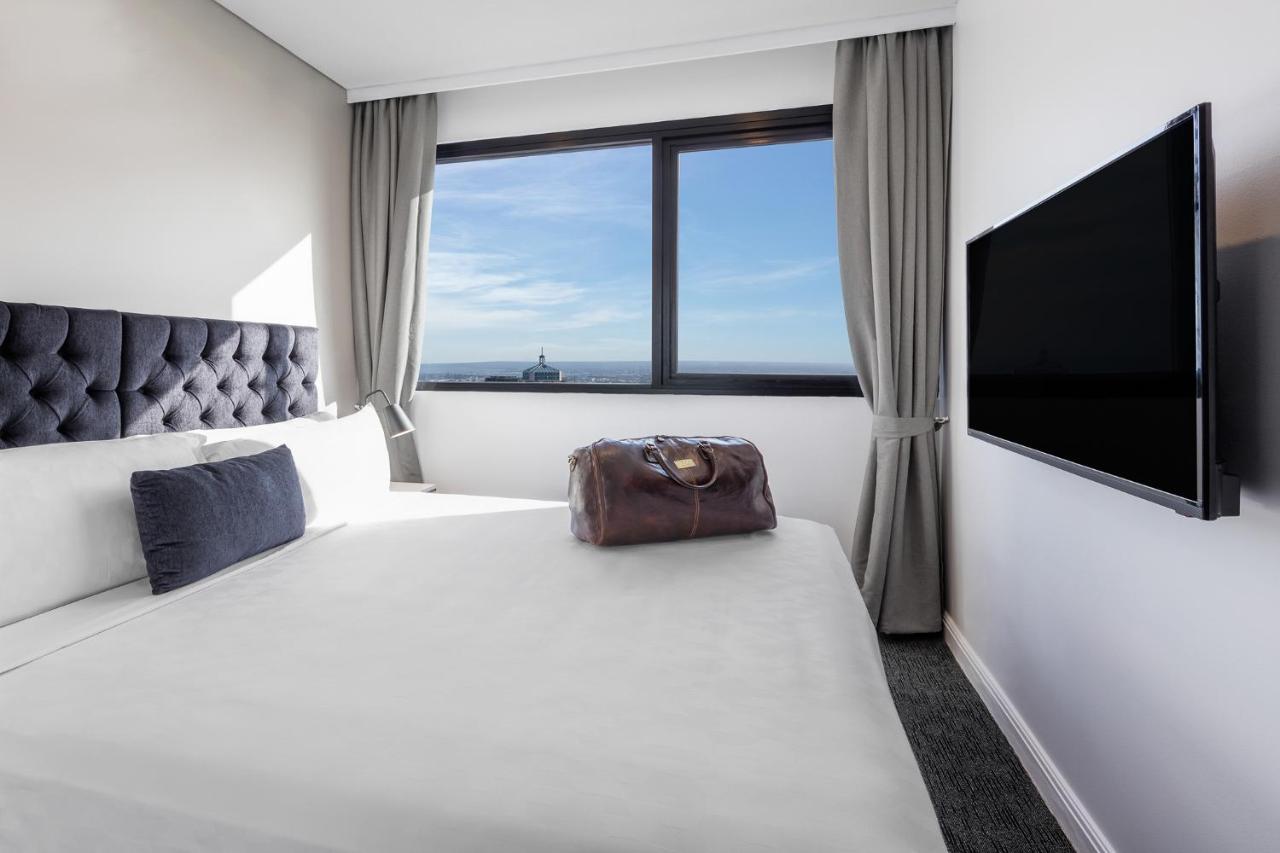 Meriton Suites Kent Street, Sydney Exterior photo A bedroom at the hotel